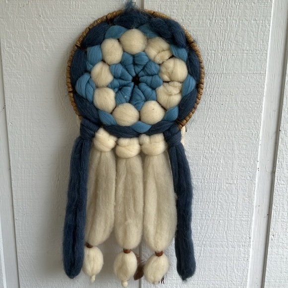 Gorgeous handmade Dreamcatcher - Picture 3 of 3